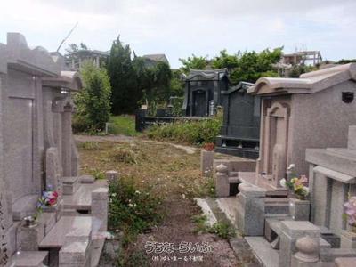 Elegant Black Granite Cemetery Plot Near Kaiho High School, Haebaru — House, Haebaru, Okinawa