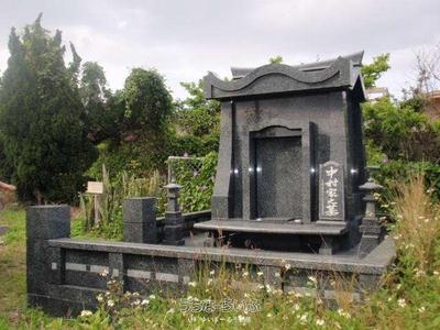 Elegant Black Granite Cemetery Plot Near Kaiho High School, Haebaru — House, Haebaru, Okinawa