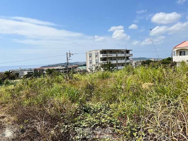 1390 sqm Land for Sale in Nanjo City, Okinawa with Sea Views - Thumbnail 3