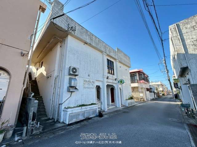 Itoman 8-Unit Apartment Building for Sale - 10.26% Yield - Image 1