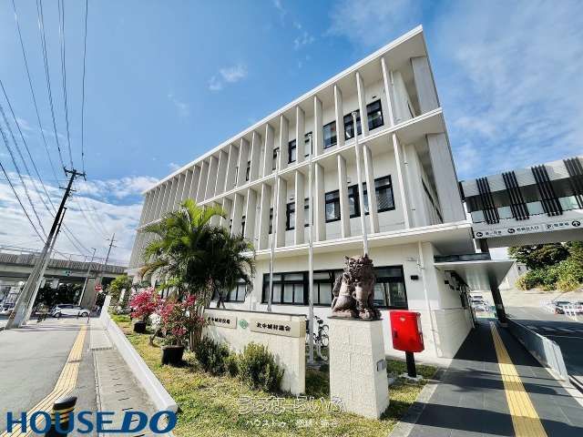 Luxury 2LDK Condo with Ocean View in Okinawa's Rycom Hills - Thumbnail 4