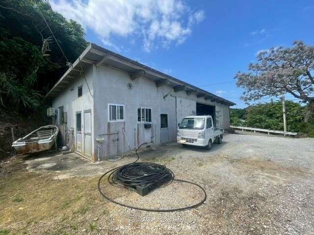 2LDK House with Warehouse in Nakijin, Okinawa - Sea Views - Thumbnail 3