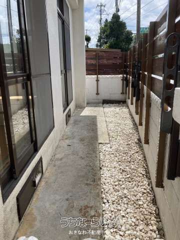 7LDK Concrete Block Duplex for Sale in Nanjo City, Okinawa - Thumbnail 2