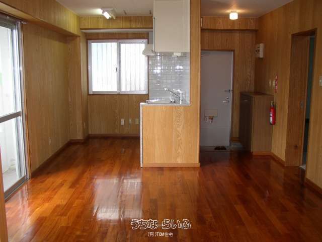 2LDK Corner Apartment for Rent in Ginowan, Okinawa - Thumbnail 3