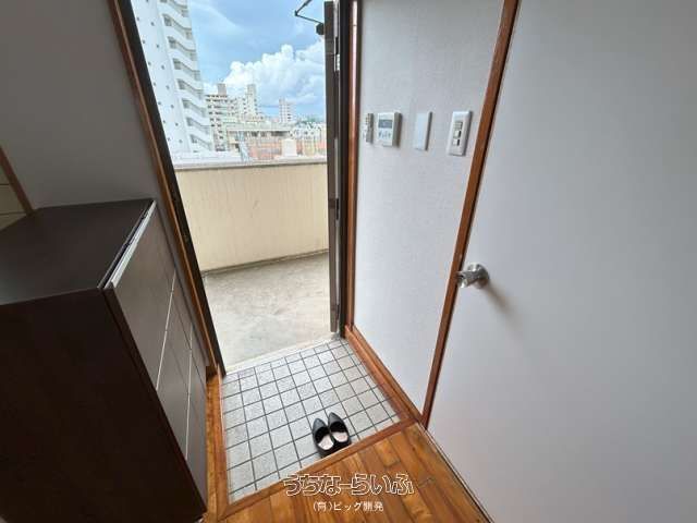 3LDK Apartment for Rent in Naha, Okinawa - Elevator Building - Thumbnail 3