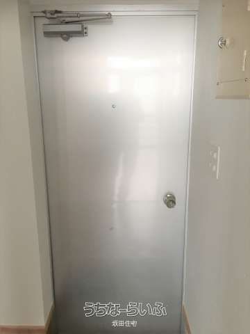 2K Apartment for Rent in Nishihara, Okinawa - 45,000 Yen - Thumbnail 2