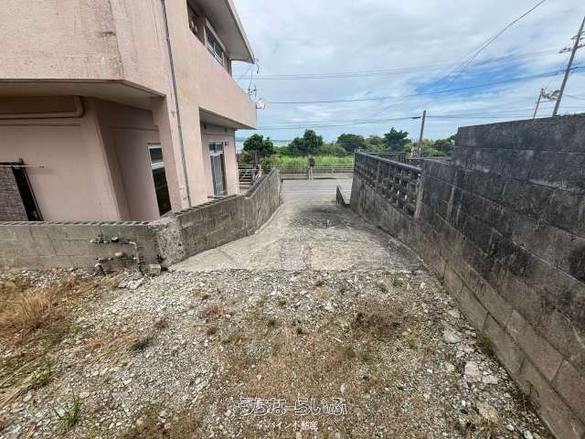 208.98m² Residential Land for Sale in Higashionna, Uruma City, Okinawa - Thumbnail 4