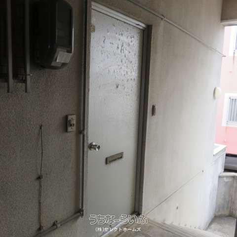Co-op Noborikawa 3-A: 2DK Apartment for Rent in Okinawa City - Thumbnail 2