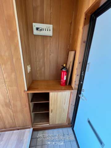 Bright 1K Apartment for Rent in Naha, Okinawa - Near Bus Stop - Thumbnail 2
