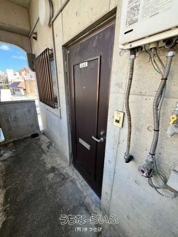 Bright 1K Apartment for Rent in Naha, Okinawa - Near Bus Stop - Image 1