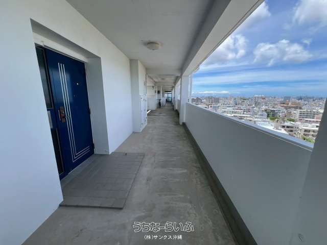 Renovated 3LDK Apartment in Cour Village Naha, Okinawa - Thumbnail 3