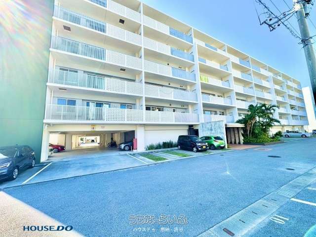Bears Court Kae III 3LDK Apartment for Sale in Chatan, Okinawa - Thumbnail 2
