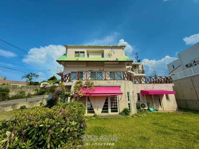 Ocean View Former Pension for Sale in Yomitan Village, Okinawa - Thumbnail 3