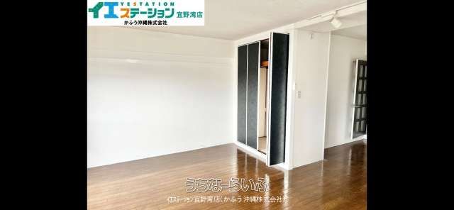 Renovated 1LDK Apartment in Isahama Seaside Condo, Ginowan - Thumbnail 3