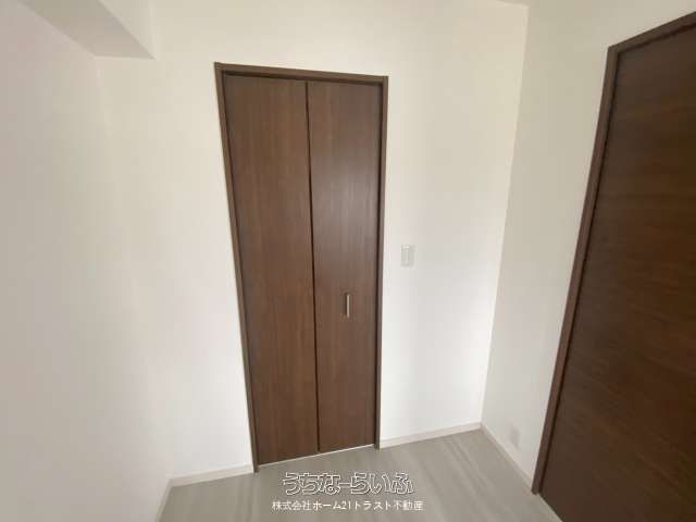 Modern 1LDK Apartment for Rent in Naha, Okinawa near Miebashi Station - Thumbnail 2