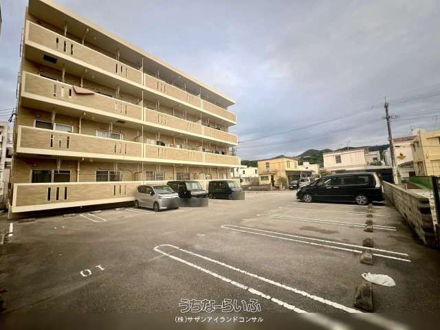 Karayushi A Building Apartment for Sale in Motobu, Okinawa - Thumbnail 3