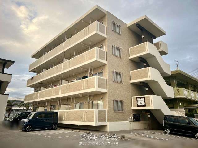 Karayushi A Building Apartment for Sale in Motobu, Okinawa - Thumbnail 2