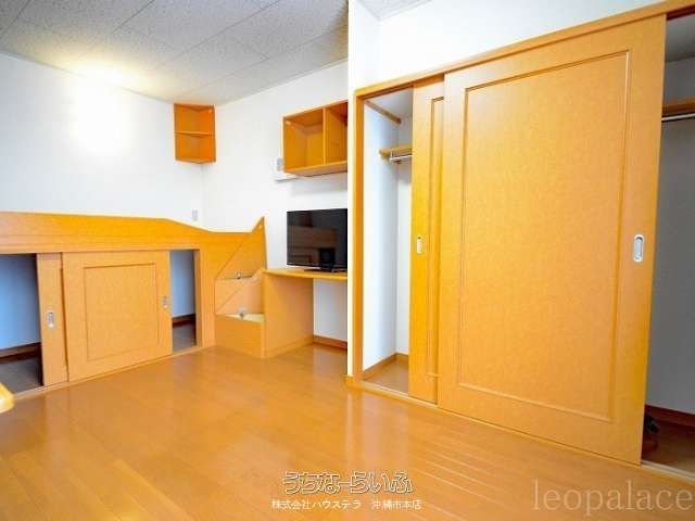 Leopalace Suncrest Ganeiku 104: Furnished 1K Apartment in Ginowan - Thumbnail 3