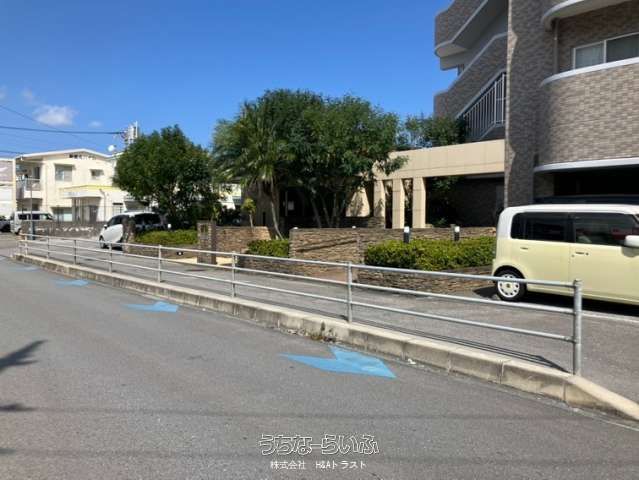 Grand Palace Nago Sky Tower 1103 - 4LDK Condo with Large Balcony - Thumbnail 3