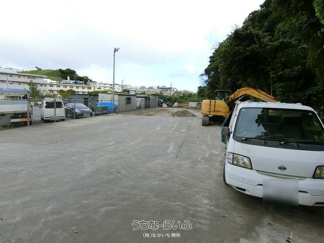 611㎡ Rental Land in Okinawa City Kamara for Storage/Yard - Thumbnail 4