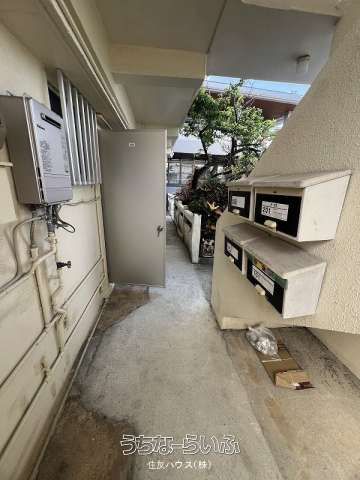 Renovated 2DK Apartment for Rent in Kitachatan Village, Okinawa - Thumbnail 2