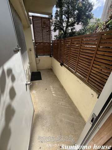 Renovated 2DK Apartment for Rent in Kitachatan Village, Okinawa - Thumbnail 4