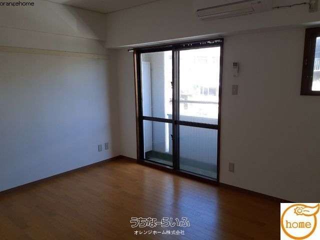 1R Apartment for Rent near Makishi Station, Naha, Okinawa - Thumbnail 3