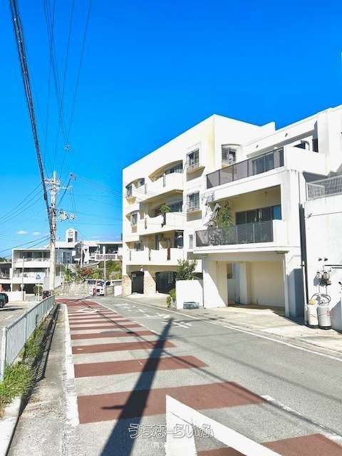 Ocean View 3LDK House with Study in Urasoe, Okinawa - Thumbnail 3