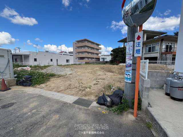 Sun Terrace Takaezu Lot 16 Land for Sale in Uruma City, Okinawa - Thumbnail 4