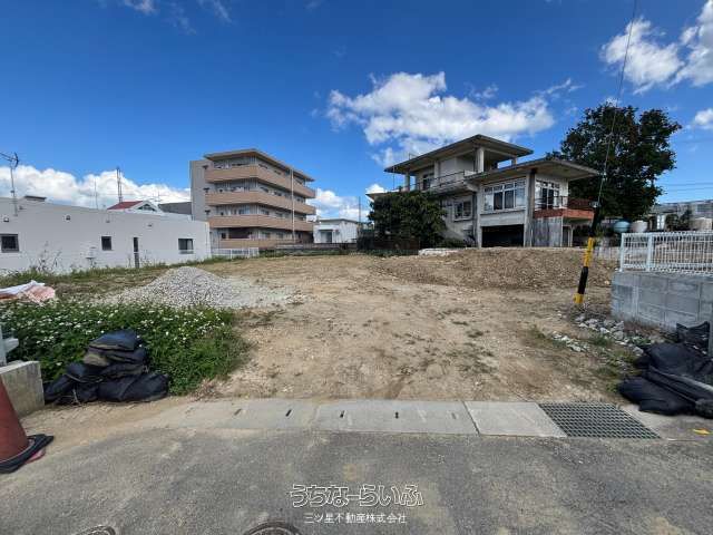 Sun Terrace Takaezu Lot 16 Land for Sale in Uruma City, Okinawa - Thumbnail 2