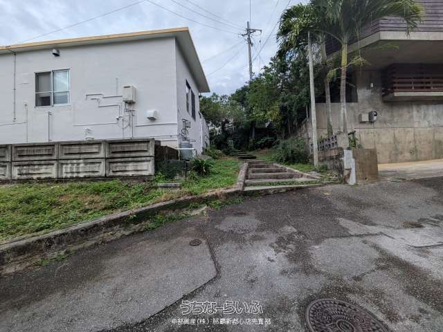 Large 1169 sqm Land Plot with Rental Houses in Urasoe, Okinawa - Thumbnail 2