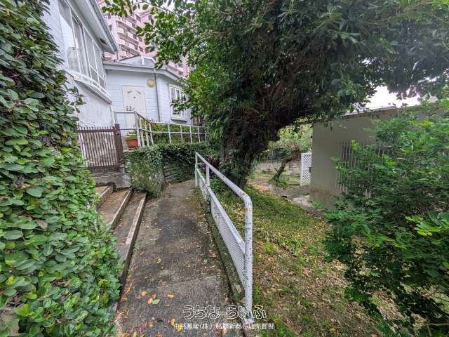 Large 1169 sqm Land Plot with Rental Houses in Urasoe, Okinawa - Thumbnail 3