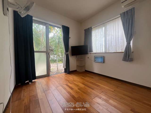 2LDK Detached House with Solar Panels in Ishigaki, Okinawa - Thumbnail 3