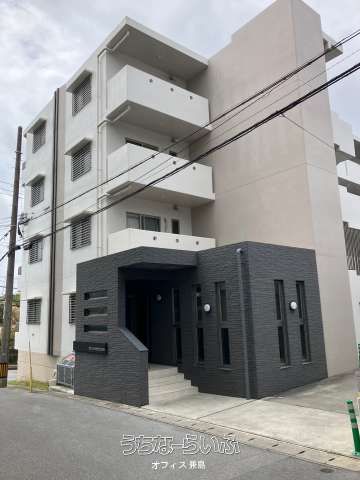 Modern 2LDK Apartment with Sea View in Nishihara, Okinawa - Thumbnail 2