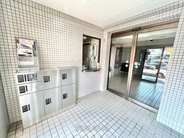 Renovated 2LDK Condo with Ocean Views in Okinawa City - Thumbnail 3