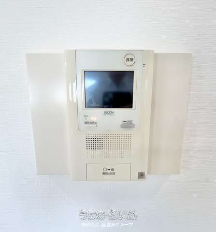 Renovated 2LDK Condo with Ocean Views in Okinawa City - Thumbnail 2