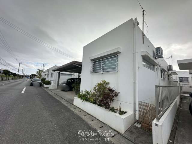 3LDK Reinforced Concrete House with Solar & EV Charging in Yaese, Okinawa - Thumbnail 2