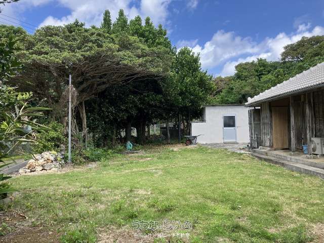 Traditional Kominka with Land for Sale in Motobu, Okinawa - Thumbnail 4