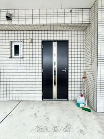 Modern 3LDK Apartment for Rent near Ishizaki Monorail Station, Naha - Thumbnail 3