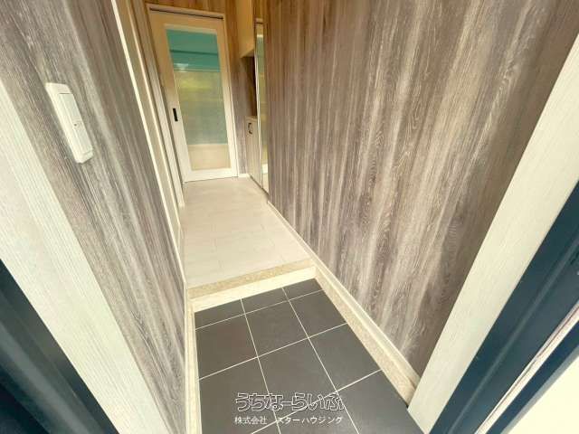 4-Unit Apartment Building for Sale in Yomitan Village, Okinawa - Thumbnail 4