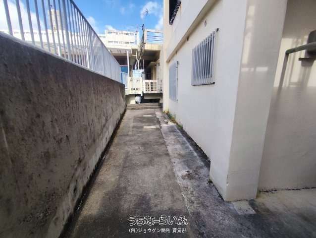 1LDK Apartment for Rent in Ginowan City, Okinawa - Thumbnail 3
