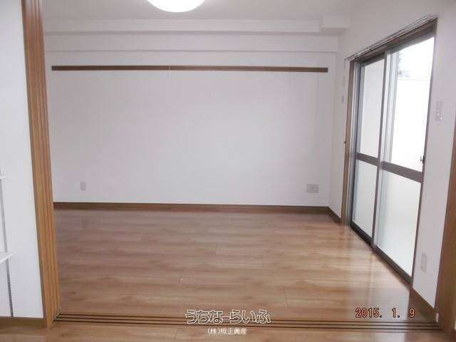 2LDK Corner Apartment for Rent in Tomigusuku, Okinawa - Thumbnail 3