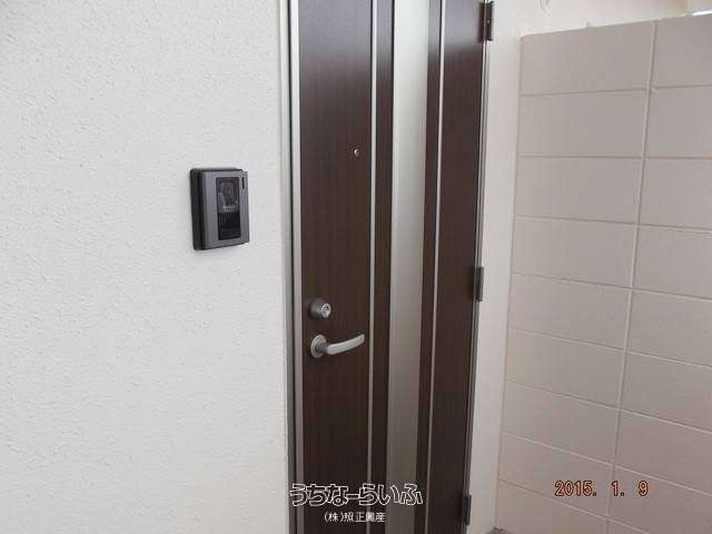 2LDK Corner Apartment for Rent in Tomigusuku, Okinawa - Thumbnail 2