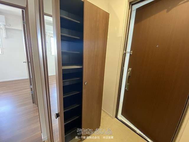 Modern 2SLDK Apartment for Rent in Naha, Okinawa - Thumbnail 2