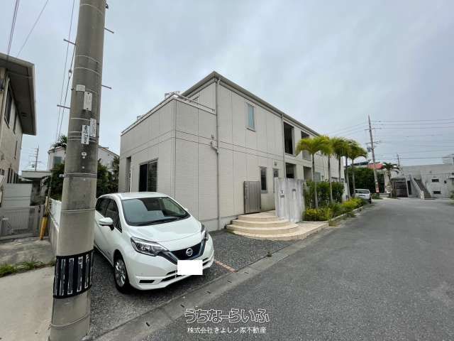5LDK Detached House with BBQ & Garden for Rent in Tomigusuku - Thumbnail 4
