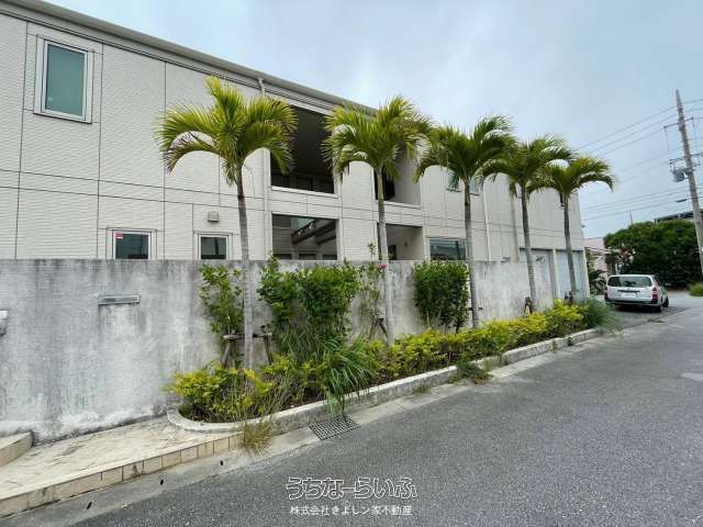 5LDK Detached House with BBQ & Garden for Rent in Tomigusuku - Thumbnail 3
