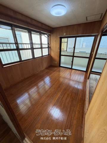 2LDK Apartment for Rent in Okinawa City Near Koza Shinkin Stadium - Thumbnail 4