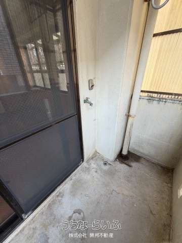 2LDK Apartment for Rent in Okinawa City Near Koza Shinkin Stadium - Thumbnail 3