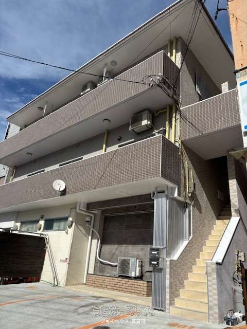 Renovated 2LDK Apartment for Rent in Urasoe, Okinawa - Thumbnail 2