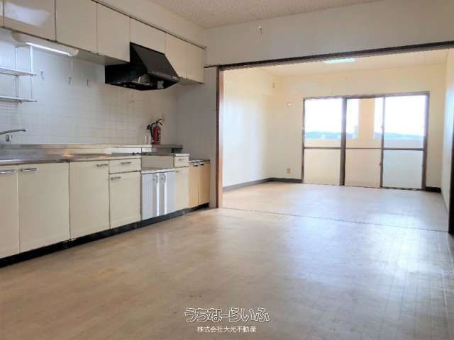 Pet-Friendly 2LDK Apartment for Rent in Ginowan, Okinawa - Thumbnail 3